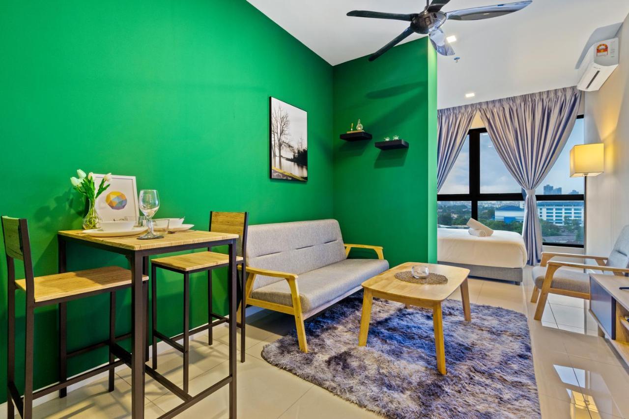 Highpark Suites In Petaling Jaya, Kelana Jaya By Plush Kampong Baharu Sungai Way المظهر الخارجي الصورة